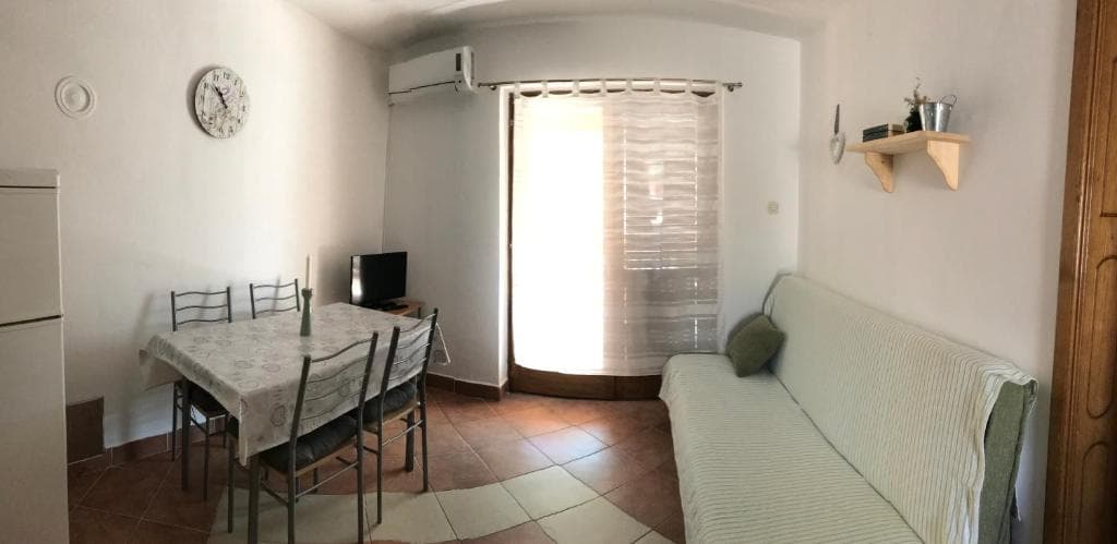 Blagovaonica s izlazom na balkon